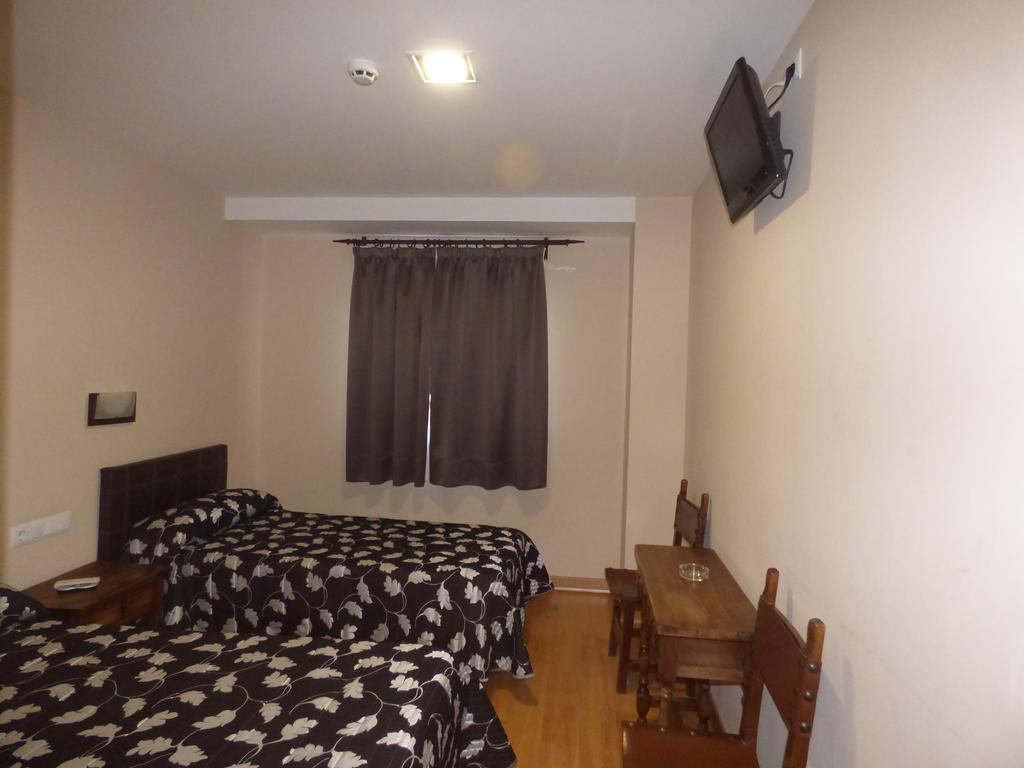 Hostal La Perdiz Sonseca Екстер'єр фото
